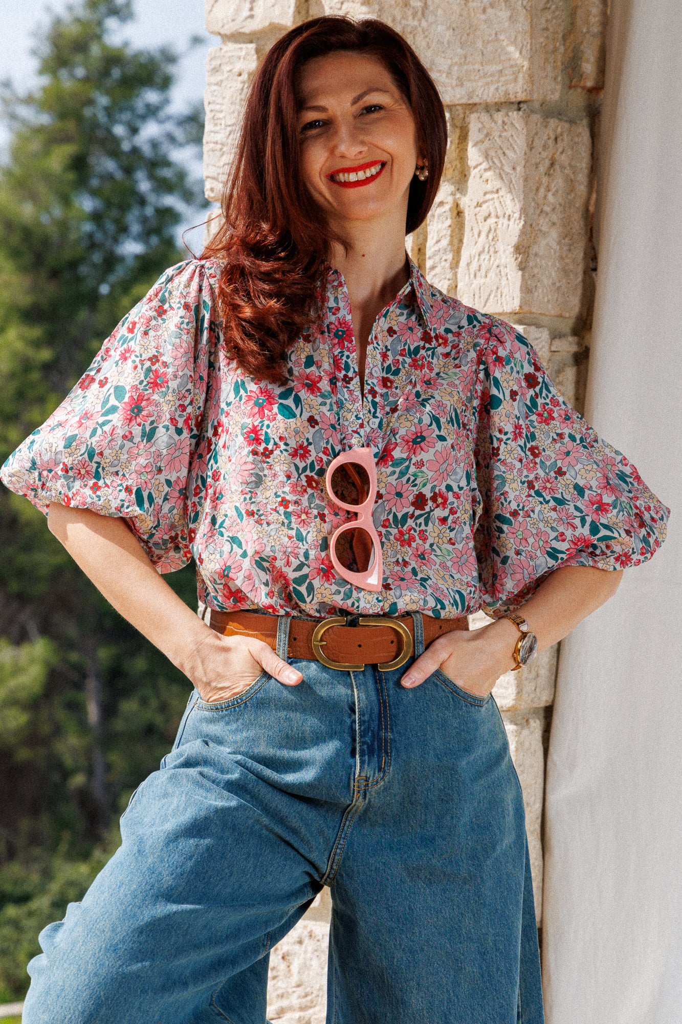 Puff-sleeve shirt with a floral print