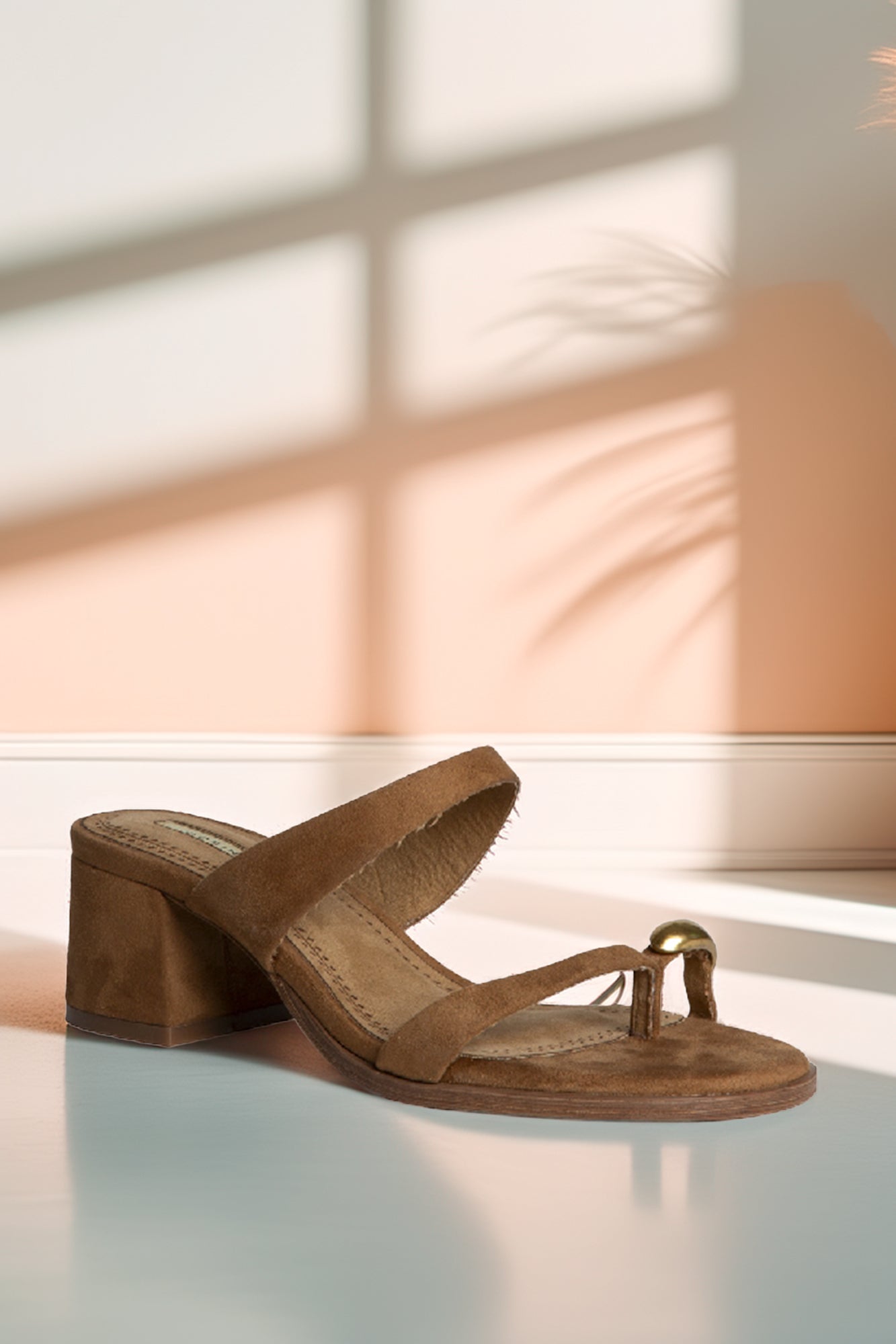 Сандали с ток и пръстен-разделител