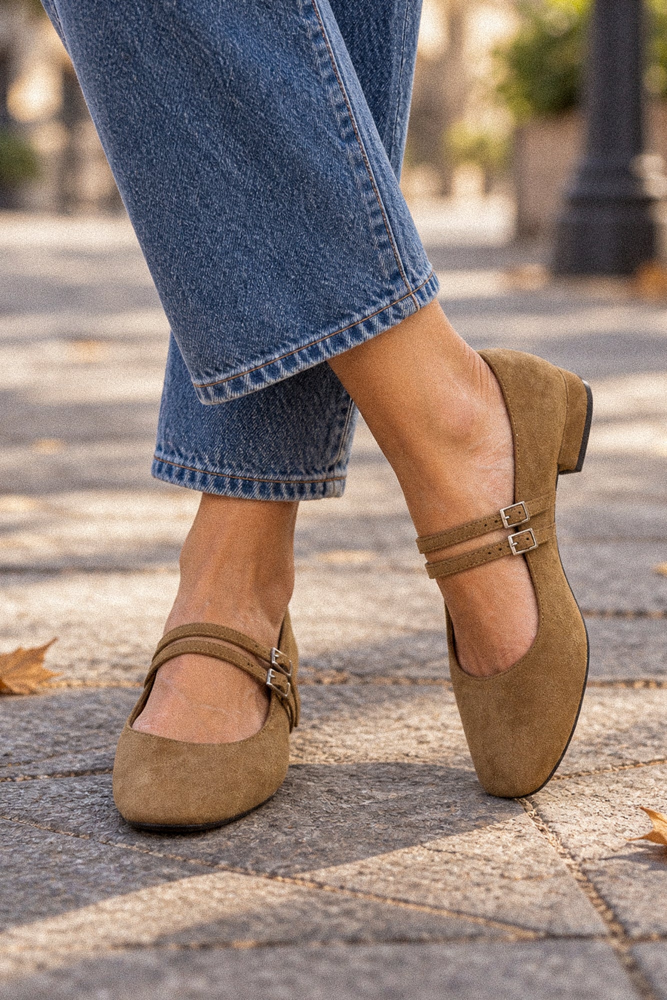 Pantofi cu toc mic Camel