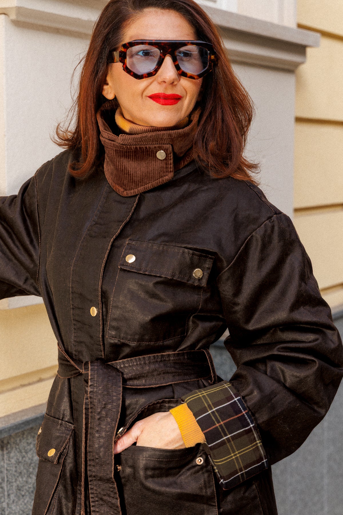 Long structured jacket with a vintage effect and checked cuffs in dark chocolate brown