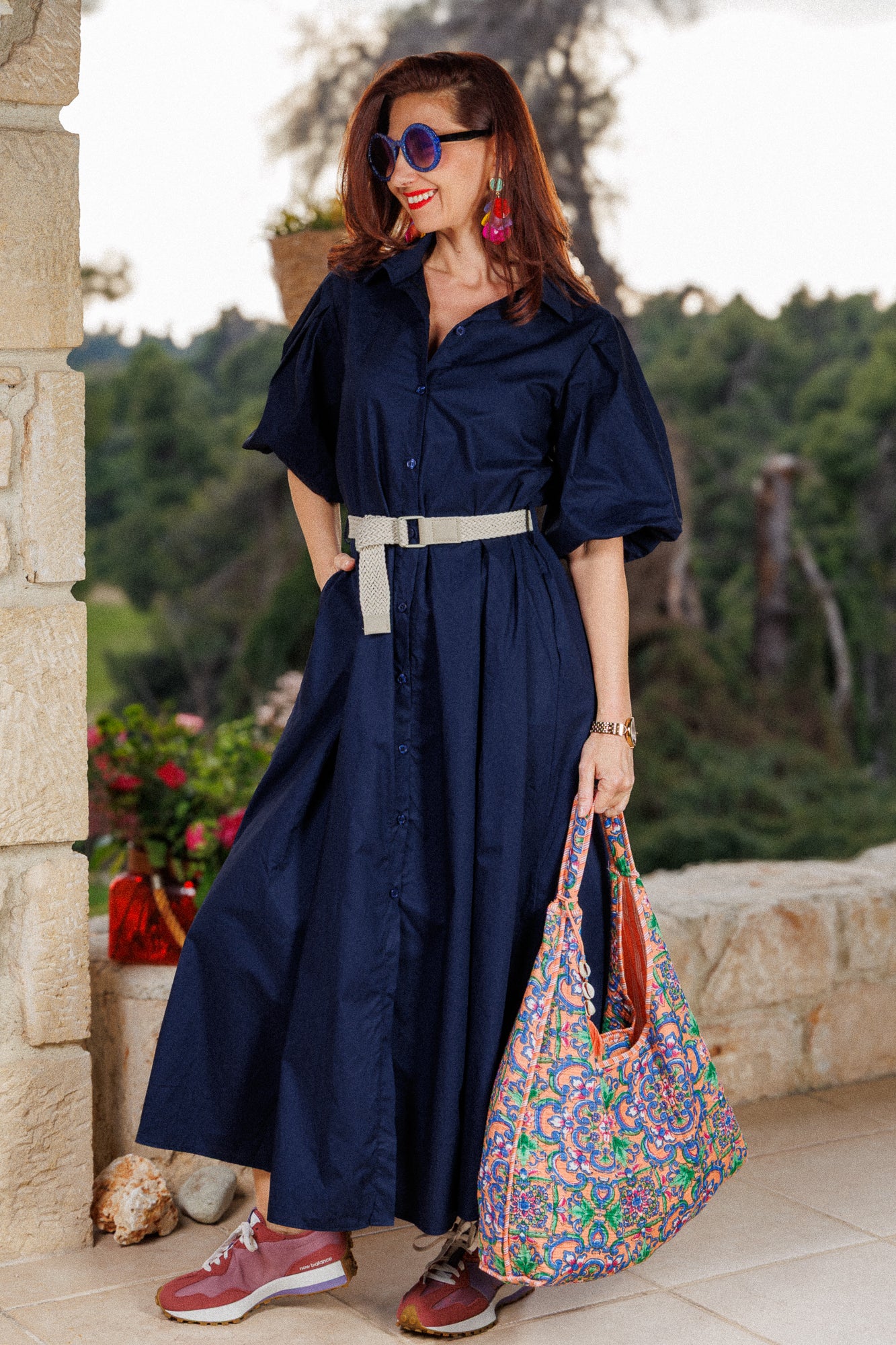 Индиго роклята с красив ръкав!