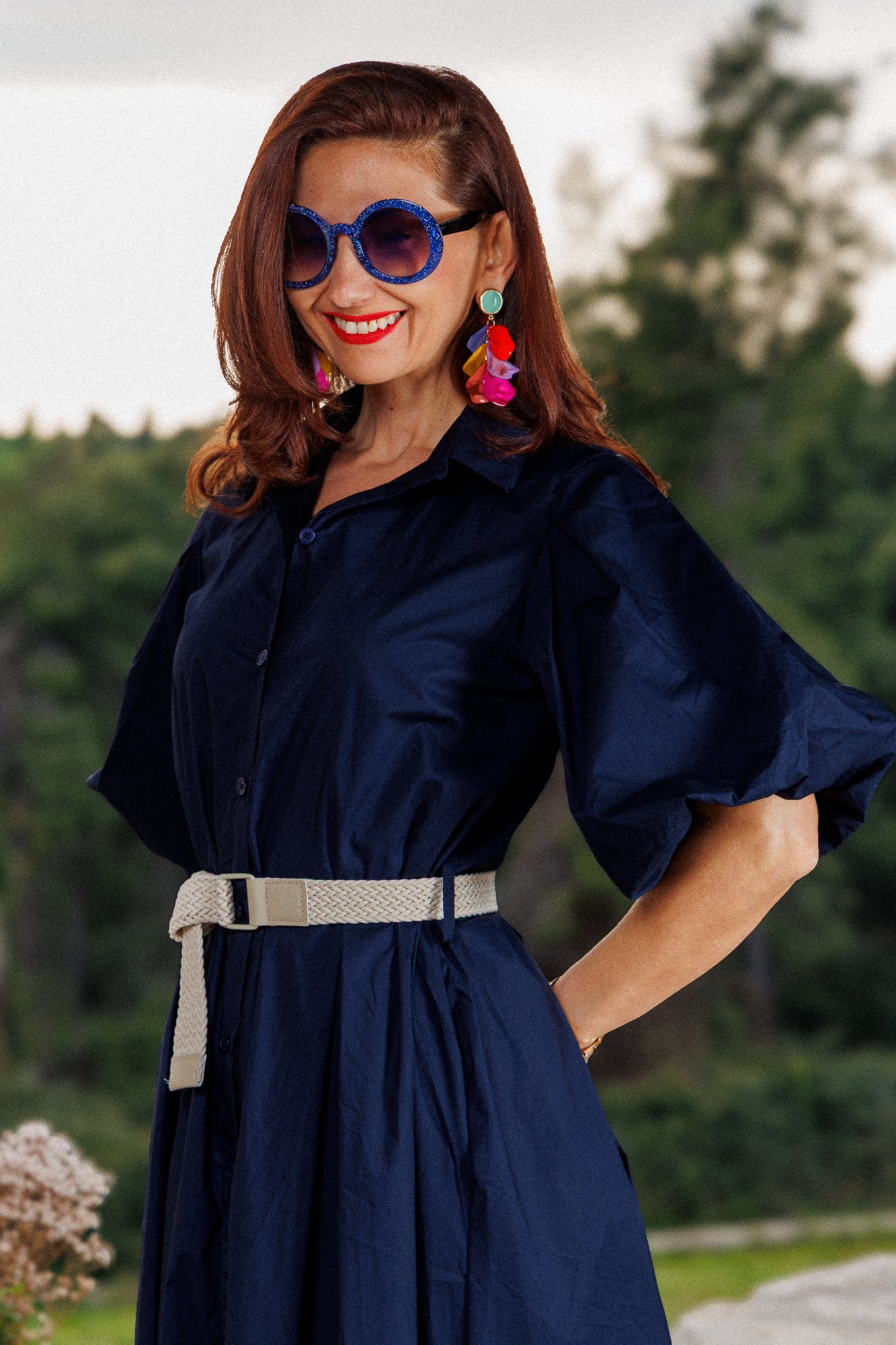 Индиго роклята с красив ръкав!