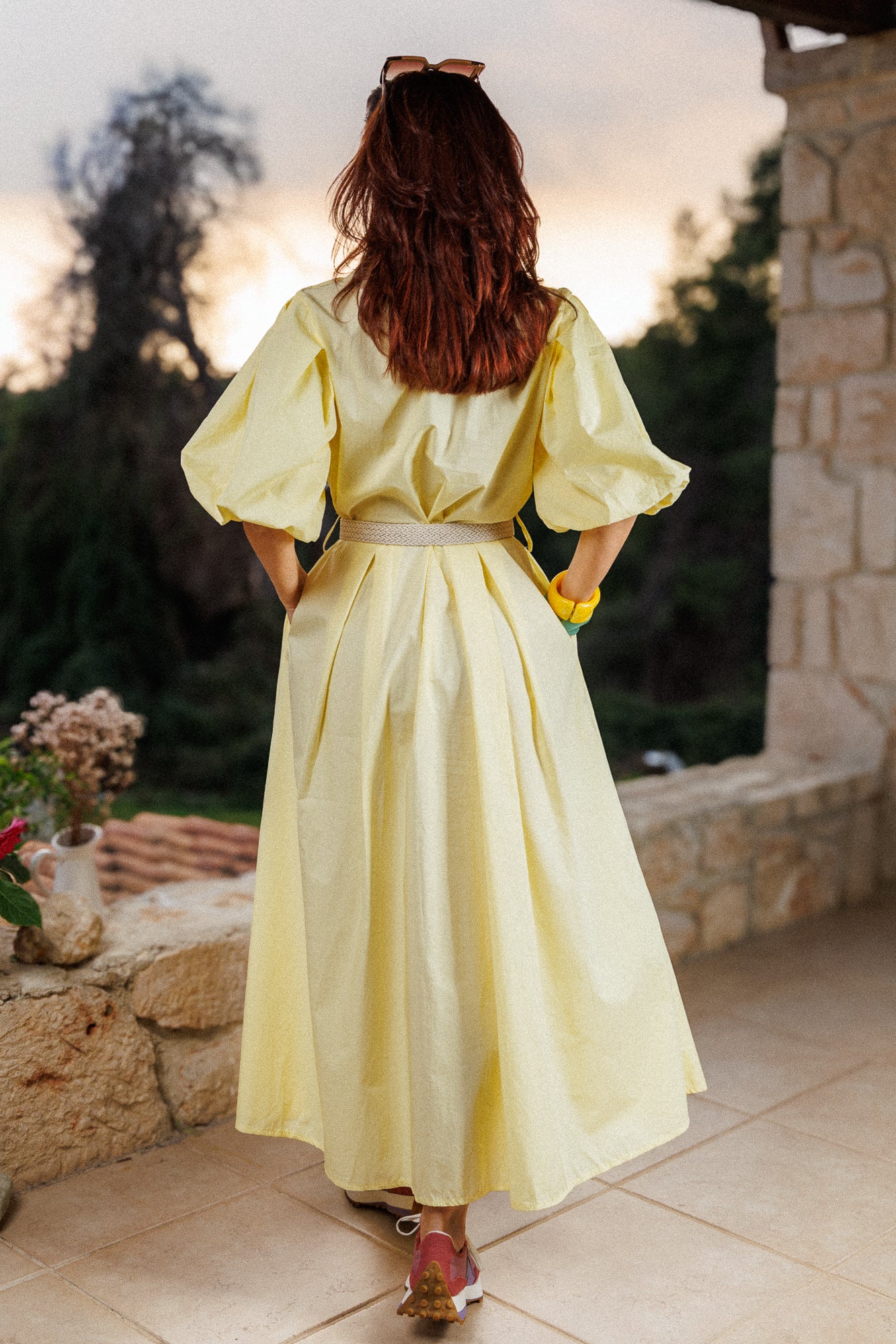 Жълтата роклята с красив ръкав!