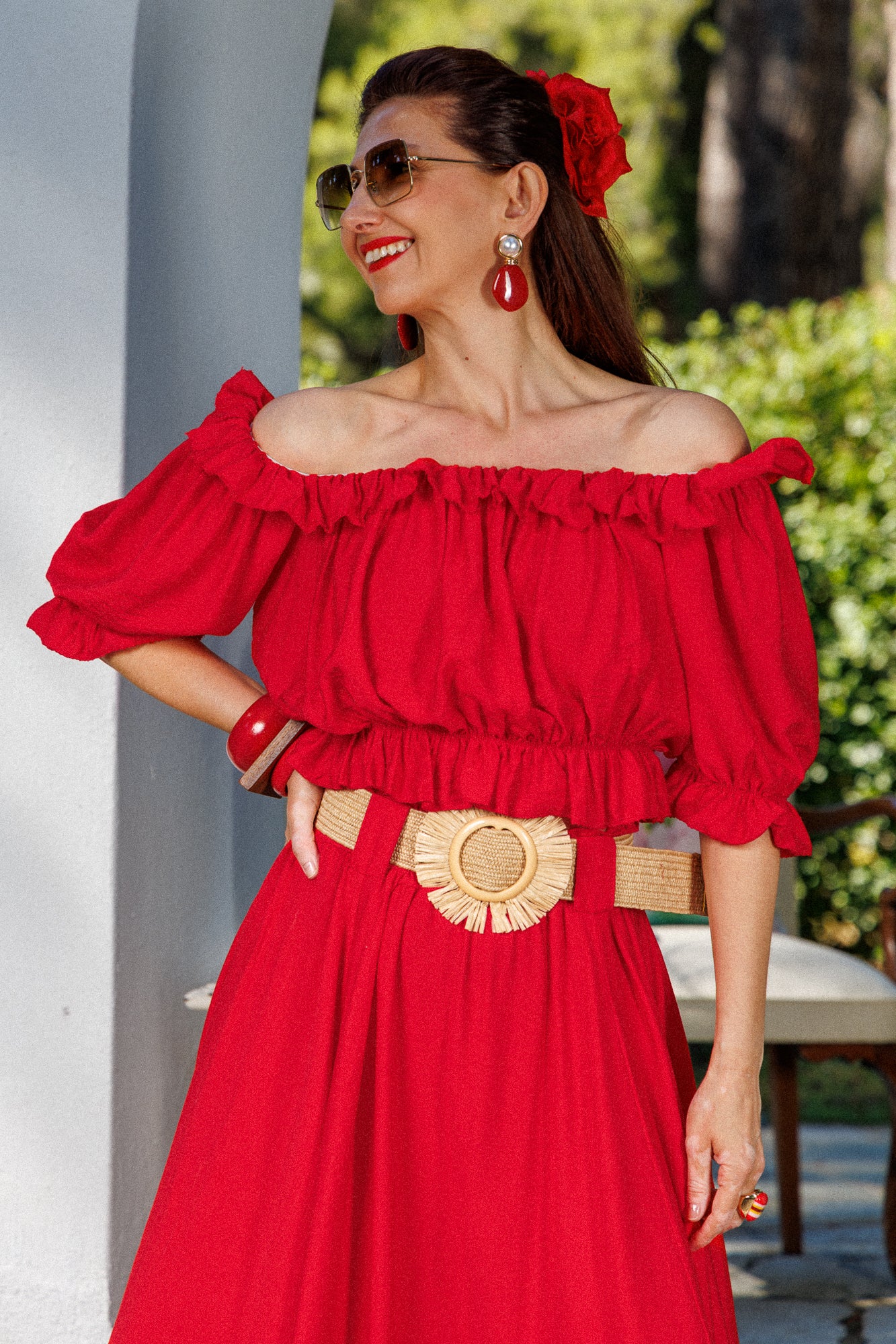 Червен топ off-shoulder с волани