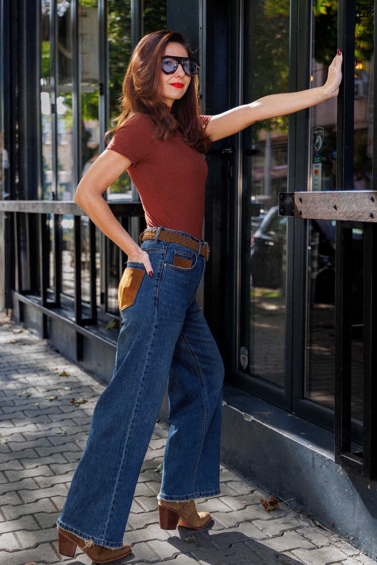 Regular-fit jeans with cognac-coloured contrast details