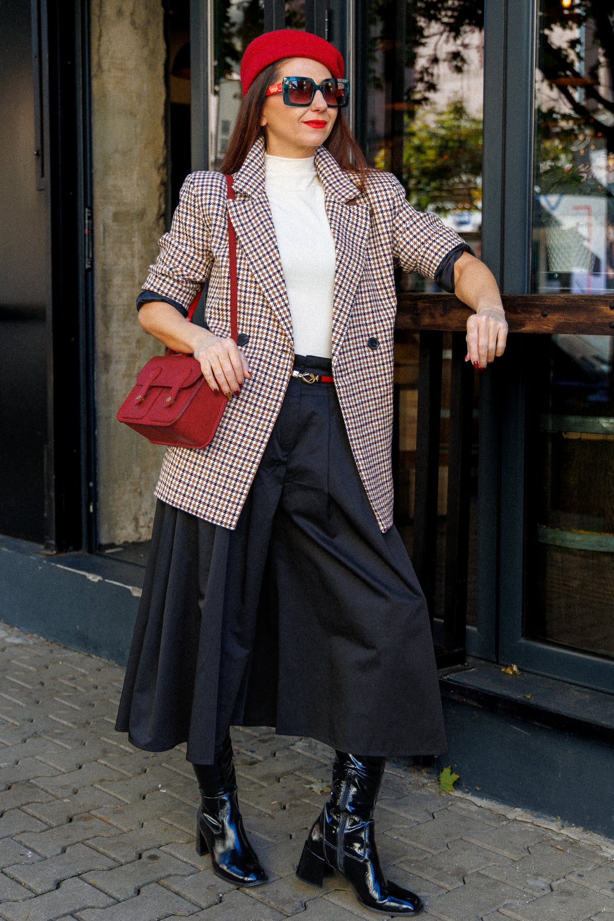 Cotton skort with a high waist and pleats