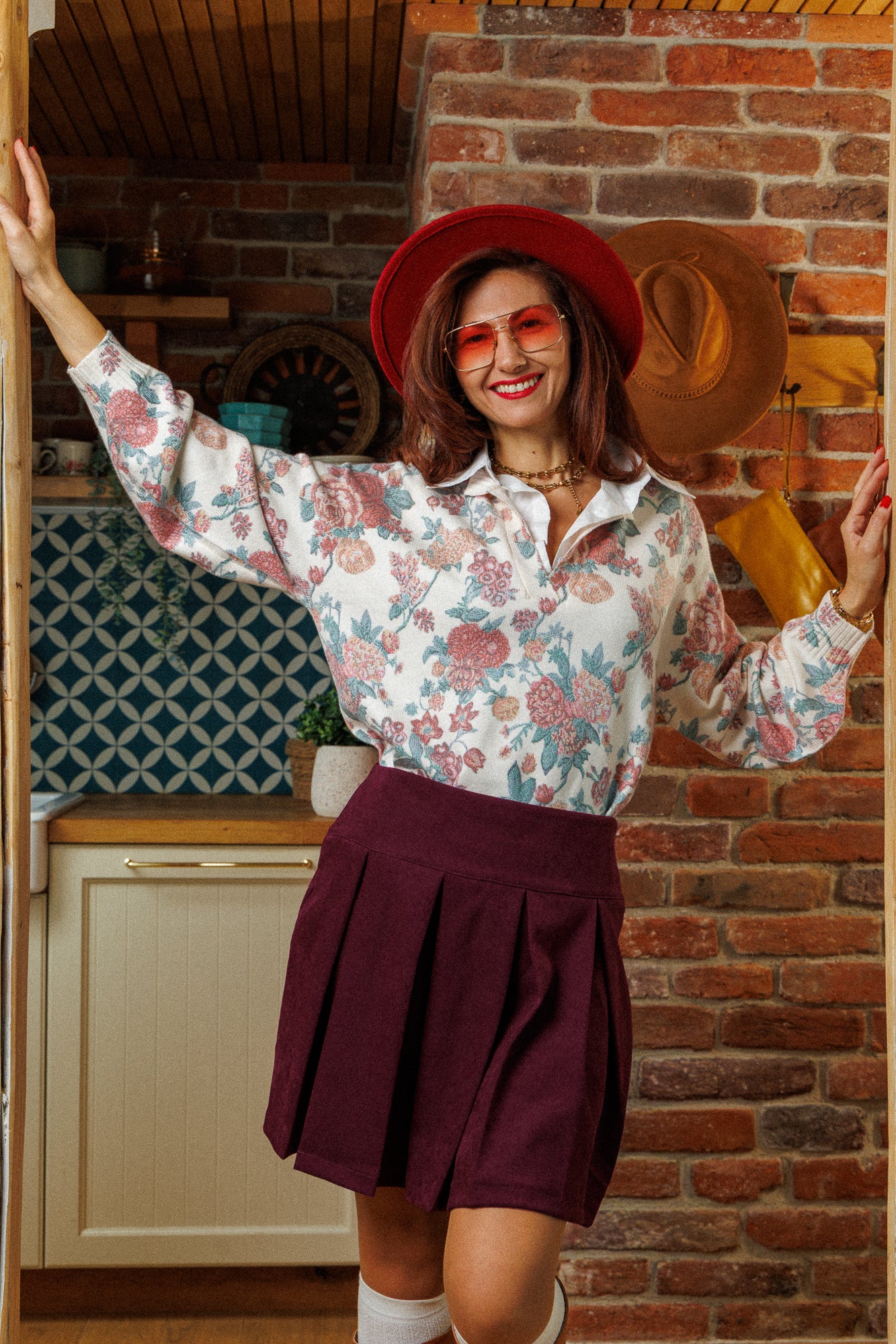 The blouse with a charming shirt collar!