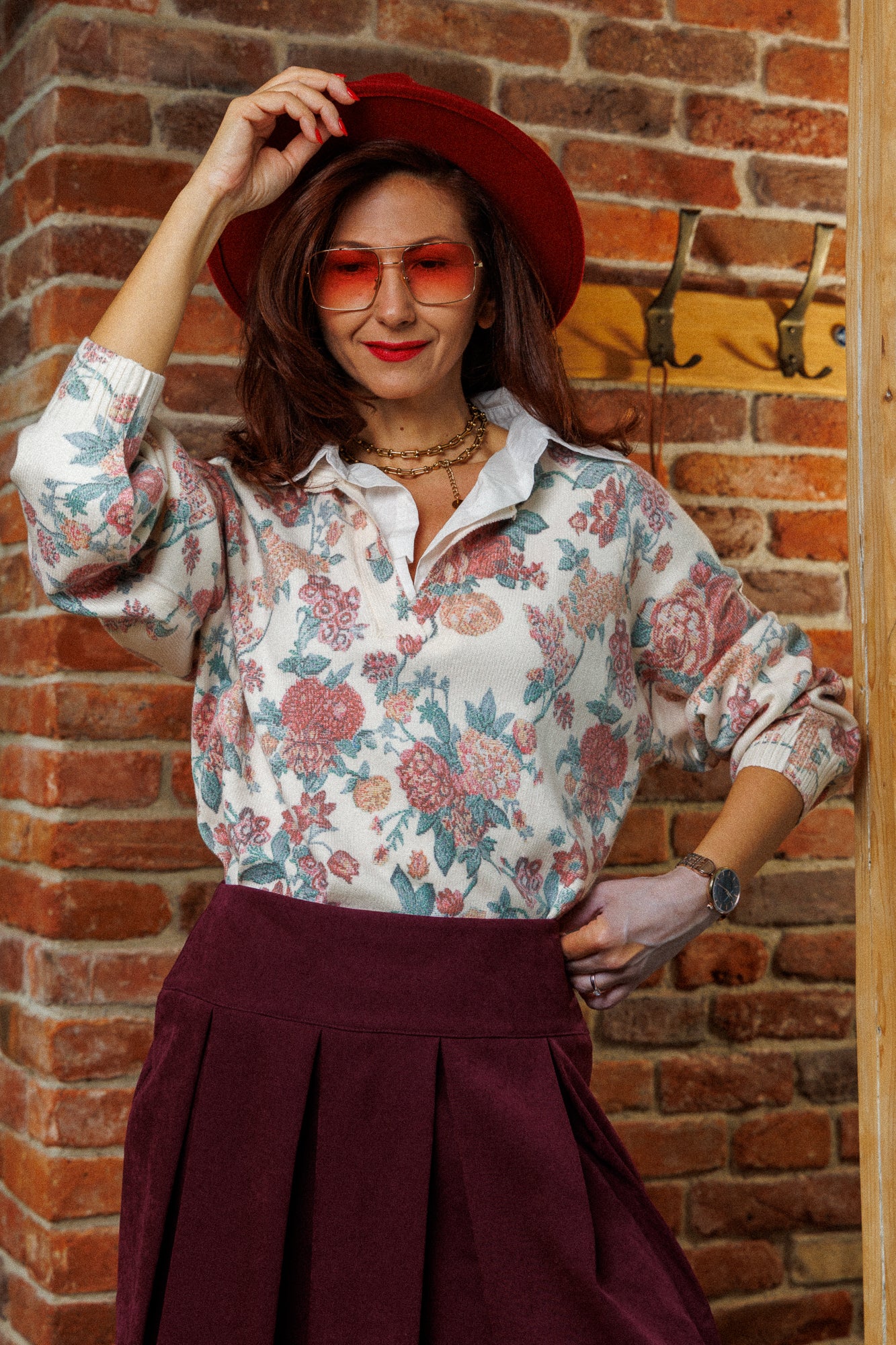 The blouse with a charming shirt collar!