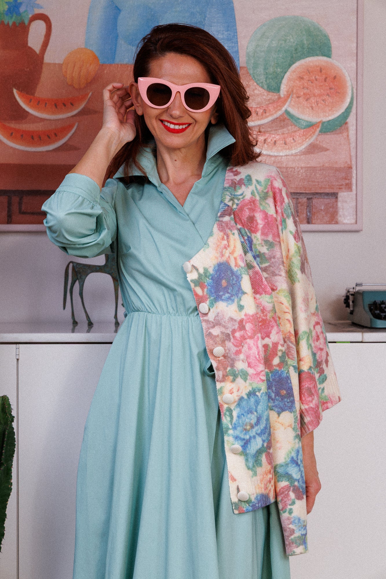 рокля прегърни ме, изчистен дизайн, ментов цвят, памук, екологичен. Подходяща за офис, всеки ден, повод.