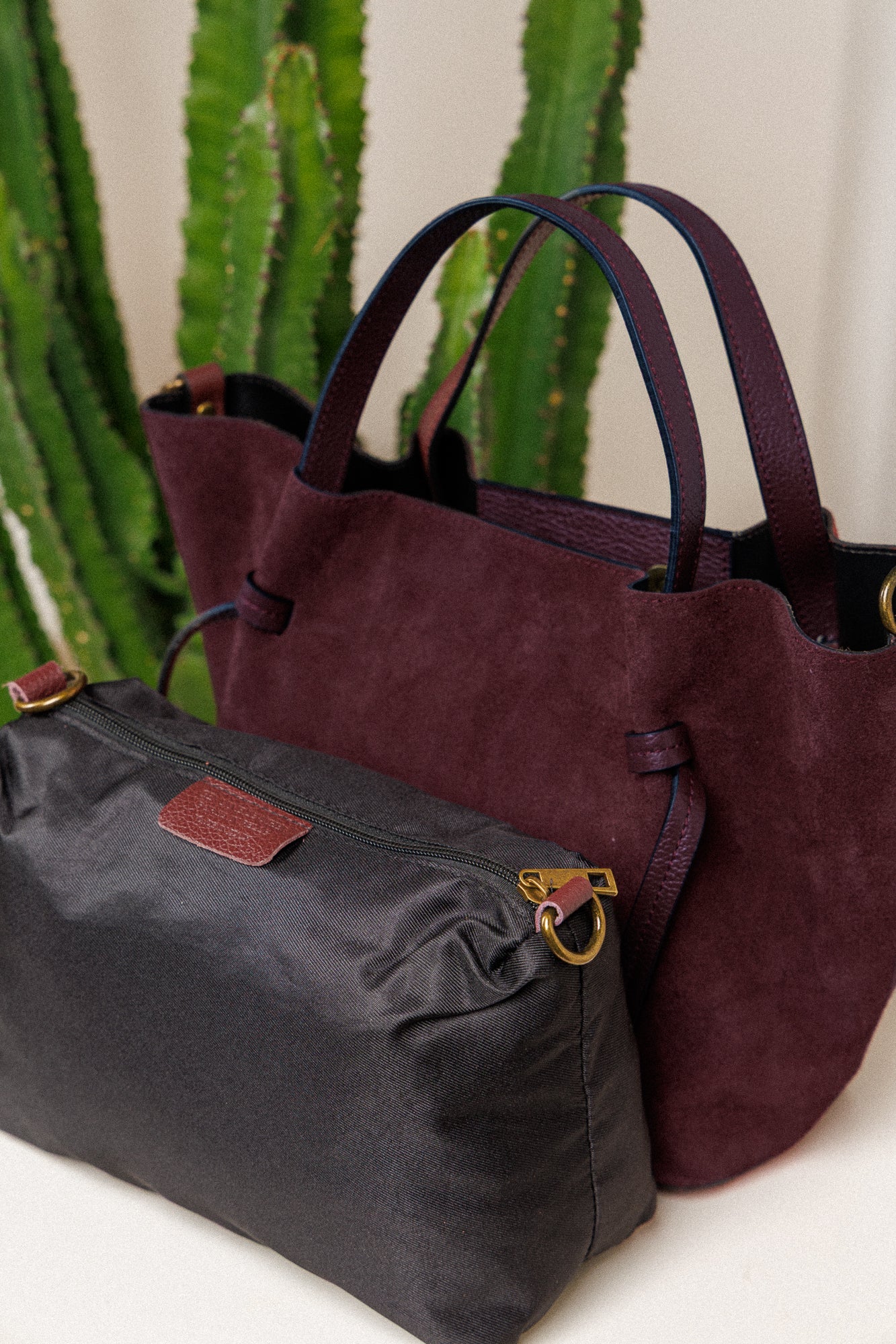 чанта от естествена кожа, бургунди чанта, среден размер.