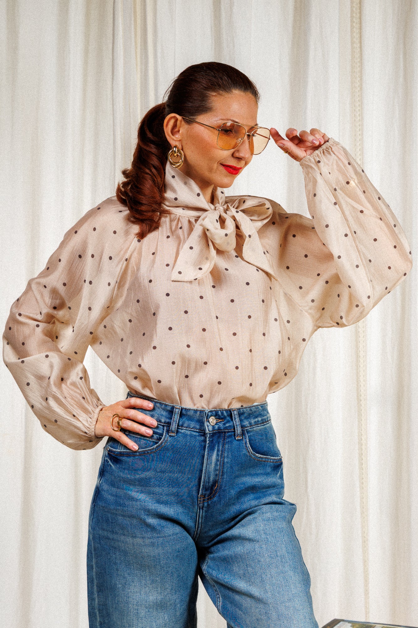 риза с панделка-връзка, екологична материя, тенсел, свободна кройка, широки ръкави, спортно-елегантна. риза на точки.