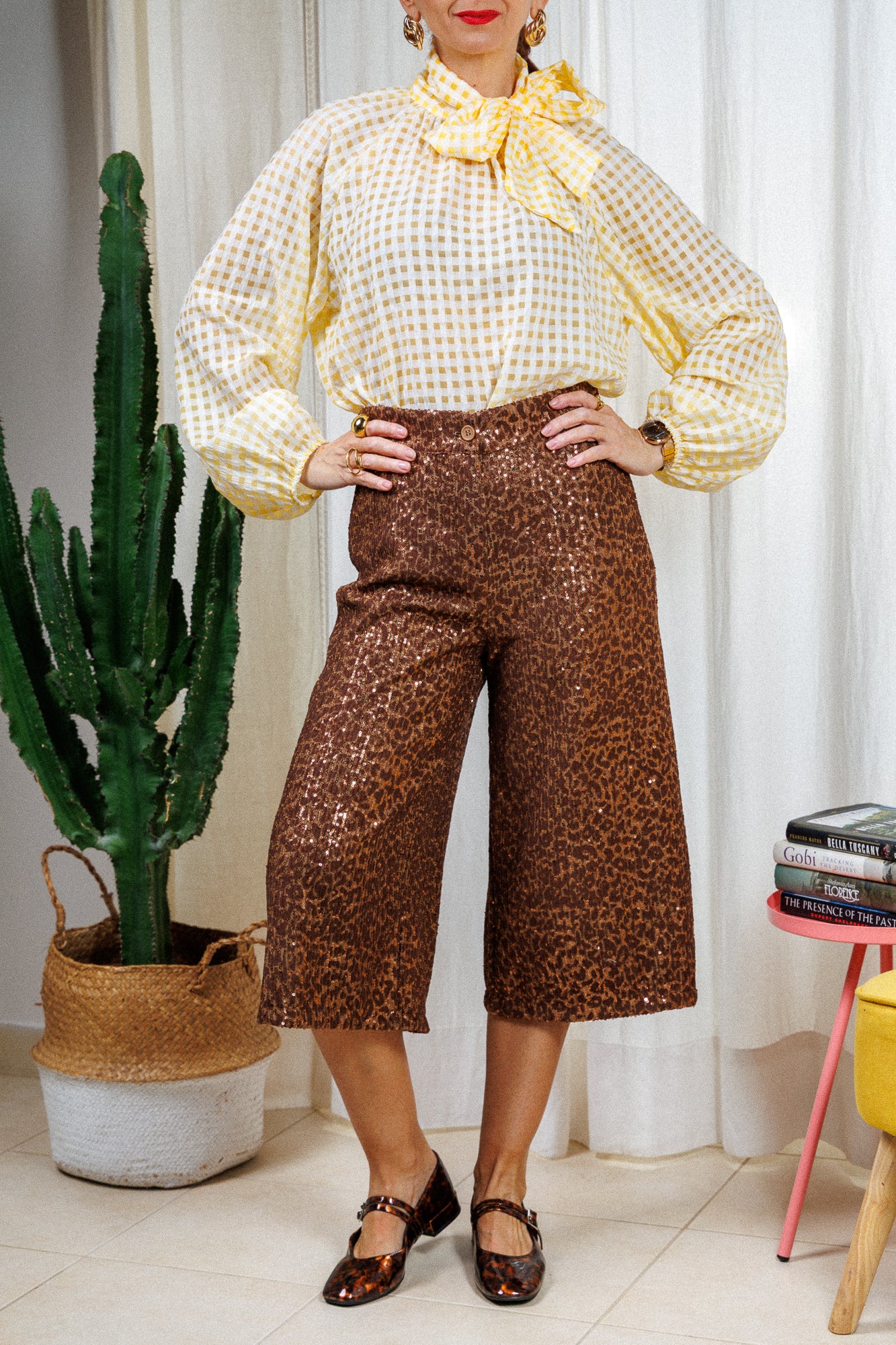 Fustă-pantaloni scurtă cu paiete!