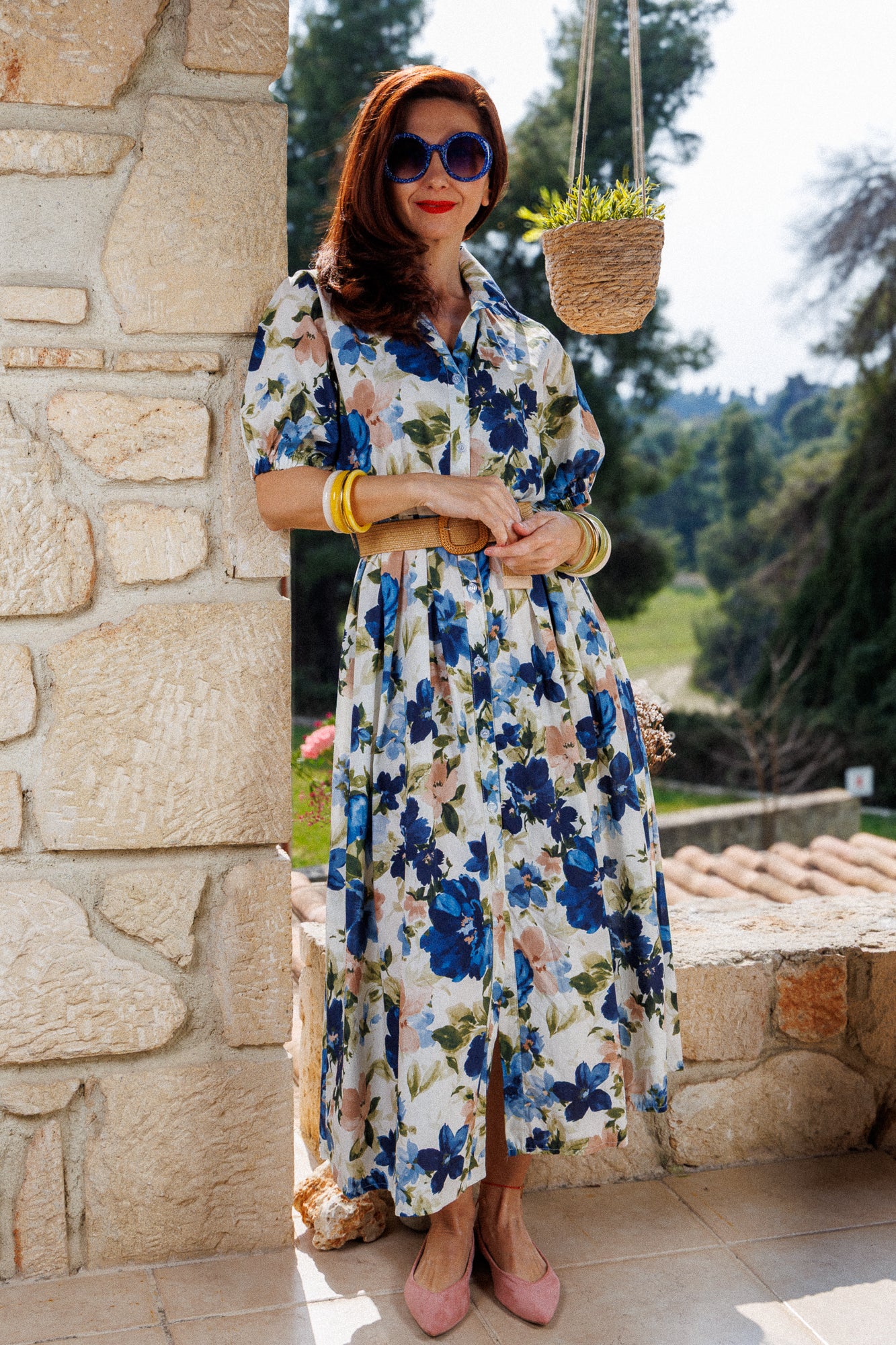 Floral dress with knitted belt and wooden buckle in blue