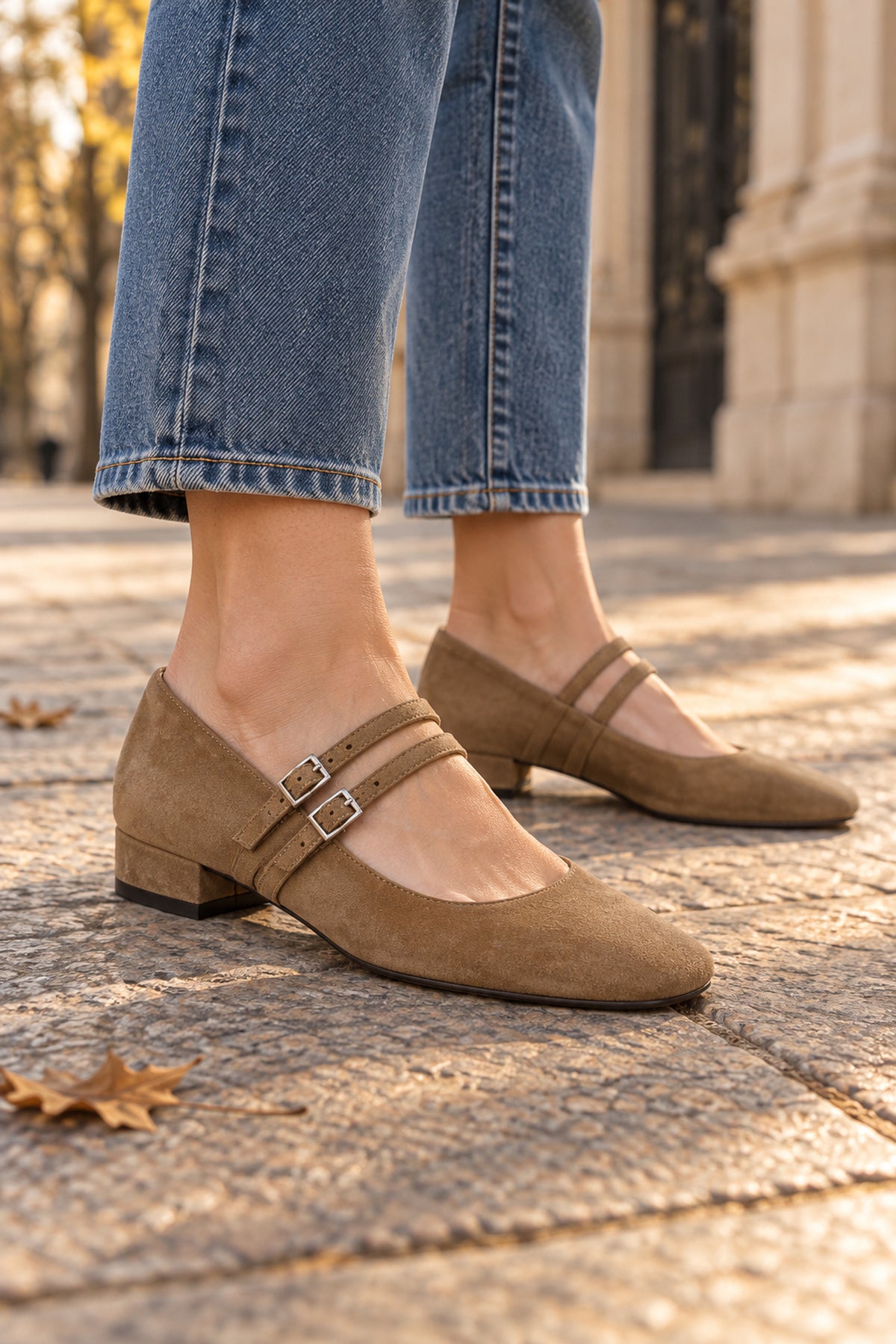 Pantofi cu toc mic Camel