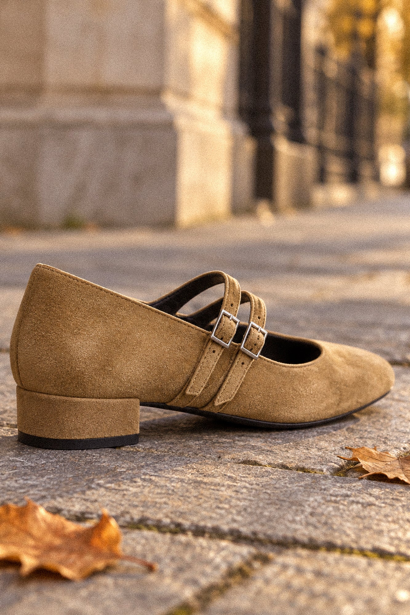 Pantofi cu toc mic Camel