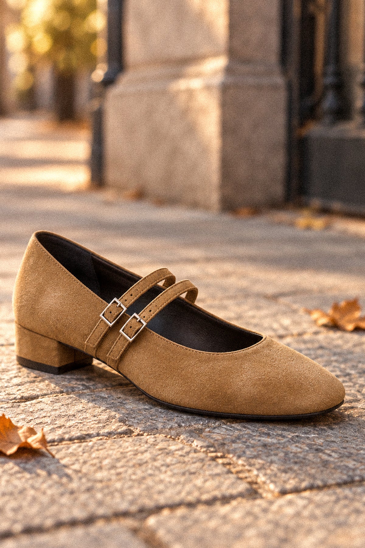 Pantofi cu toc mic Camel
