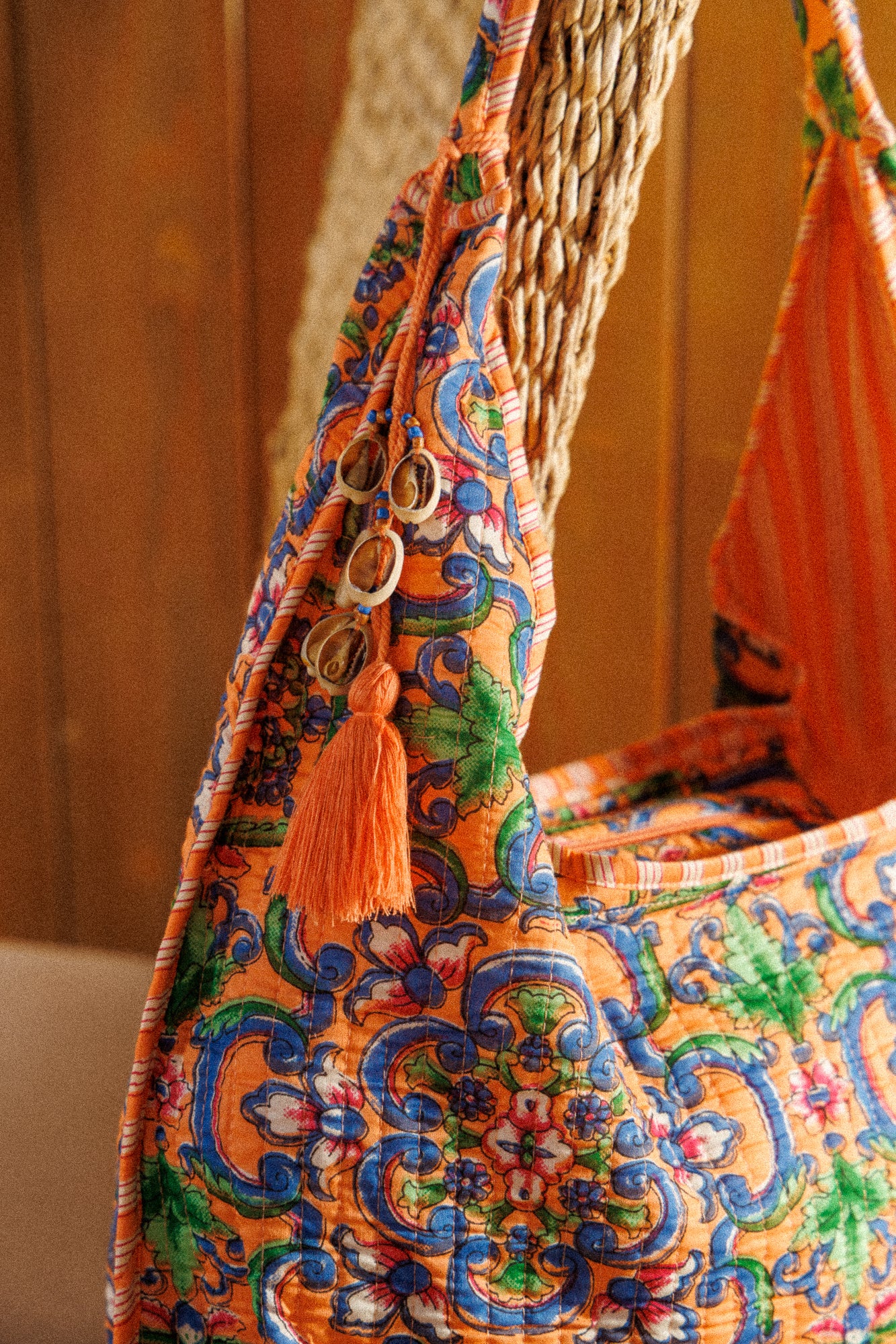 Текстилна чанта с бохо елементи!