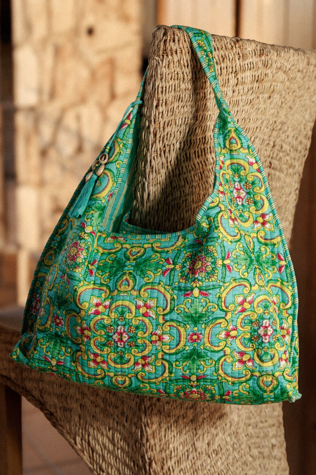 Текстилна чанта с бохо елементи!