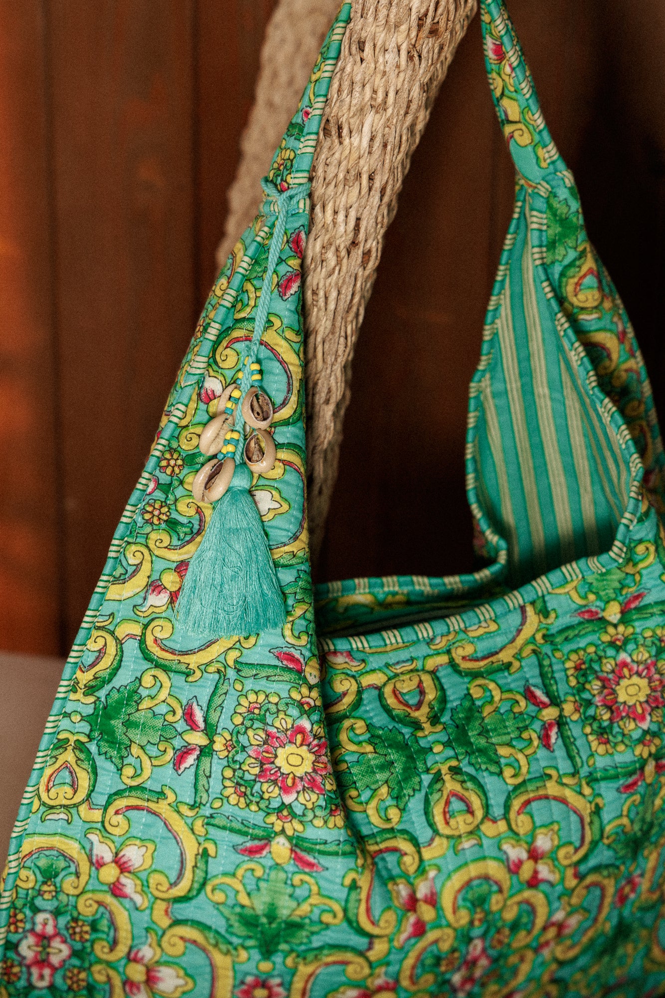 Текстилна чанта с бохо елементи!