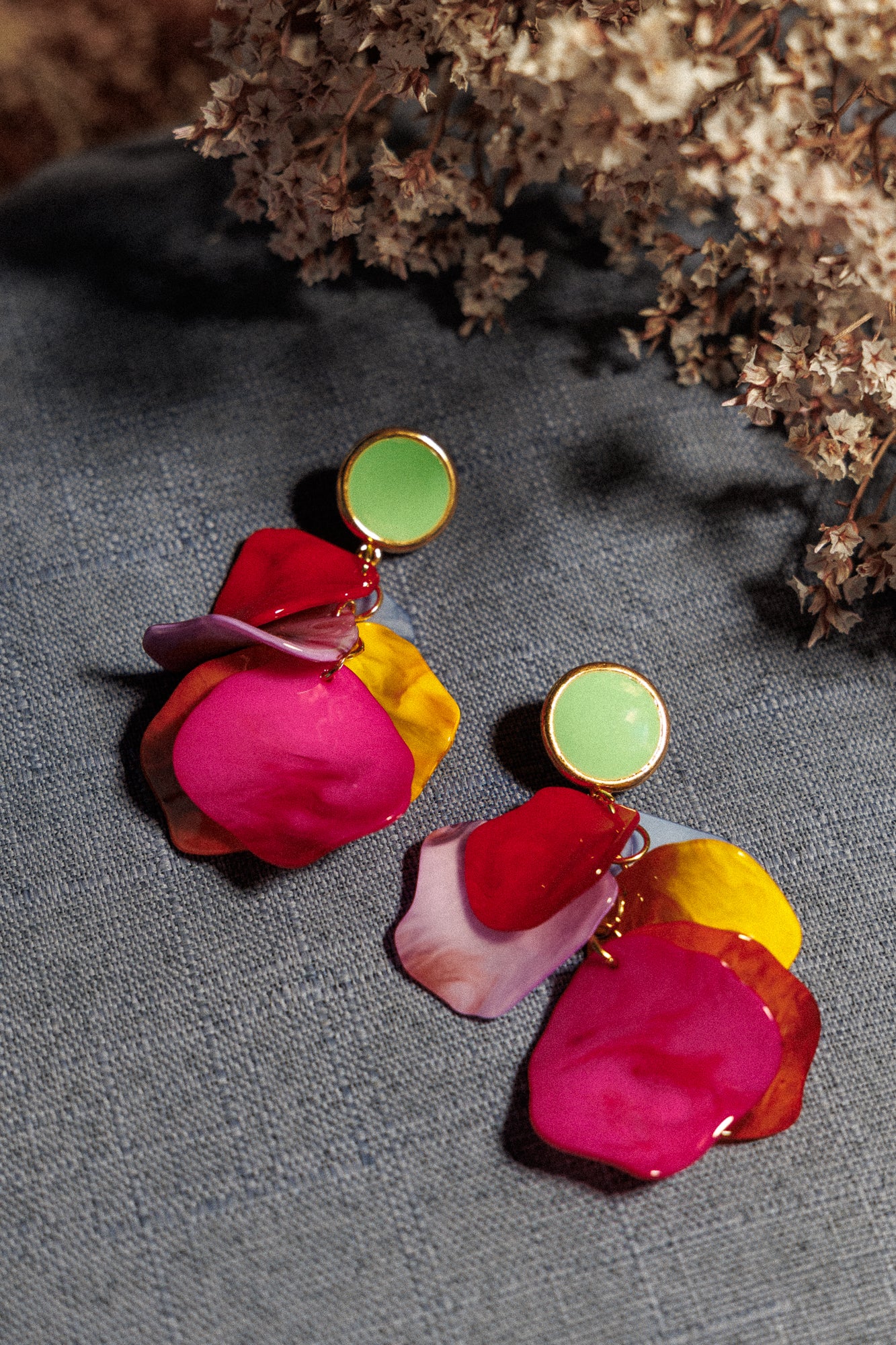 Многоцветни обеци