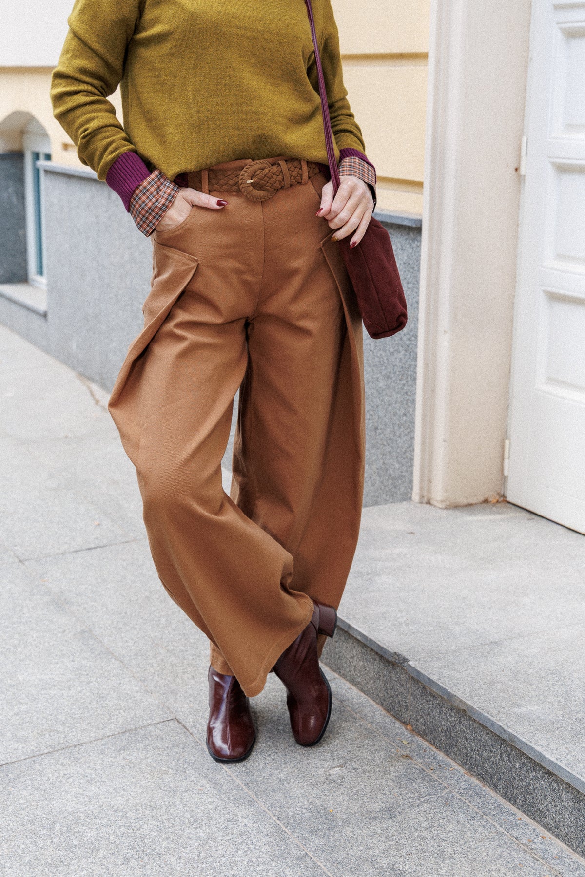 Cotton denim trousers in a warm caramel shade with a wide-leg cut