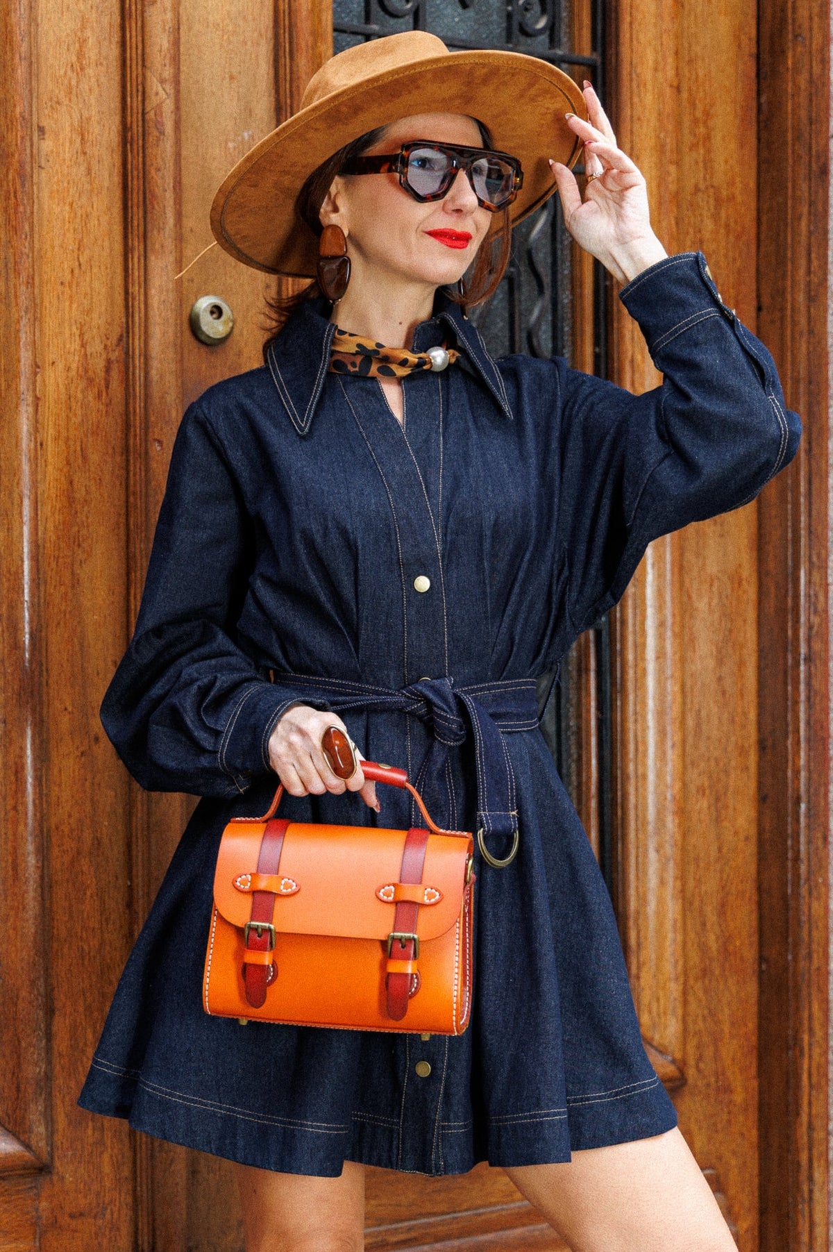 Super-premium dress with a statement collar and belt