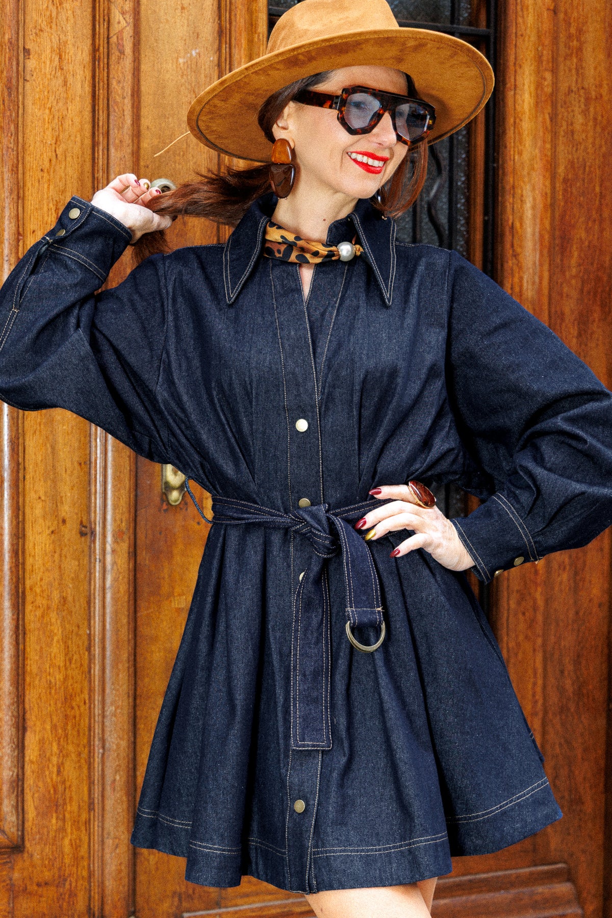 Super-premium dress with a statement collar and belt