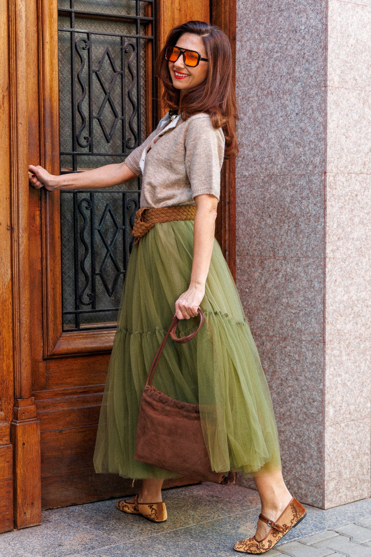 Flared tulle skirt with a ruffle in khaki
