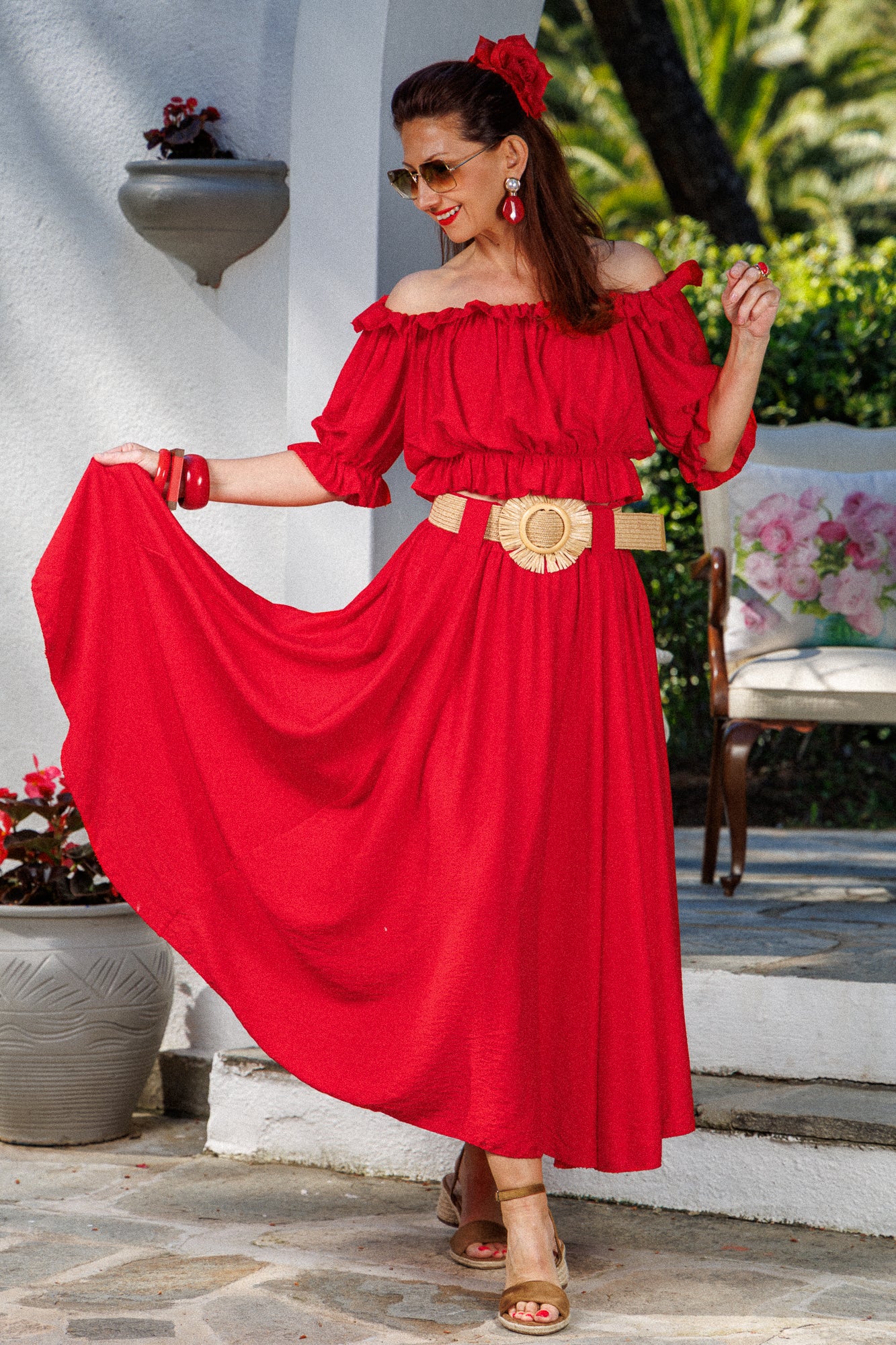 Червен топ off-shoulder с волани