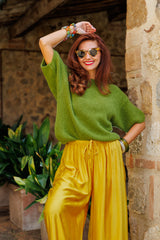 Short-sleeved sweater in a wonderful green!