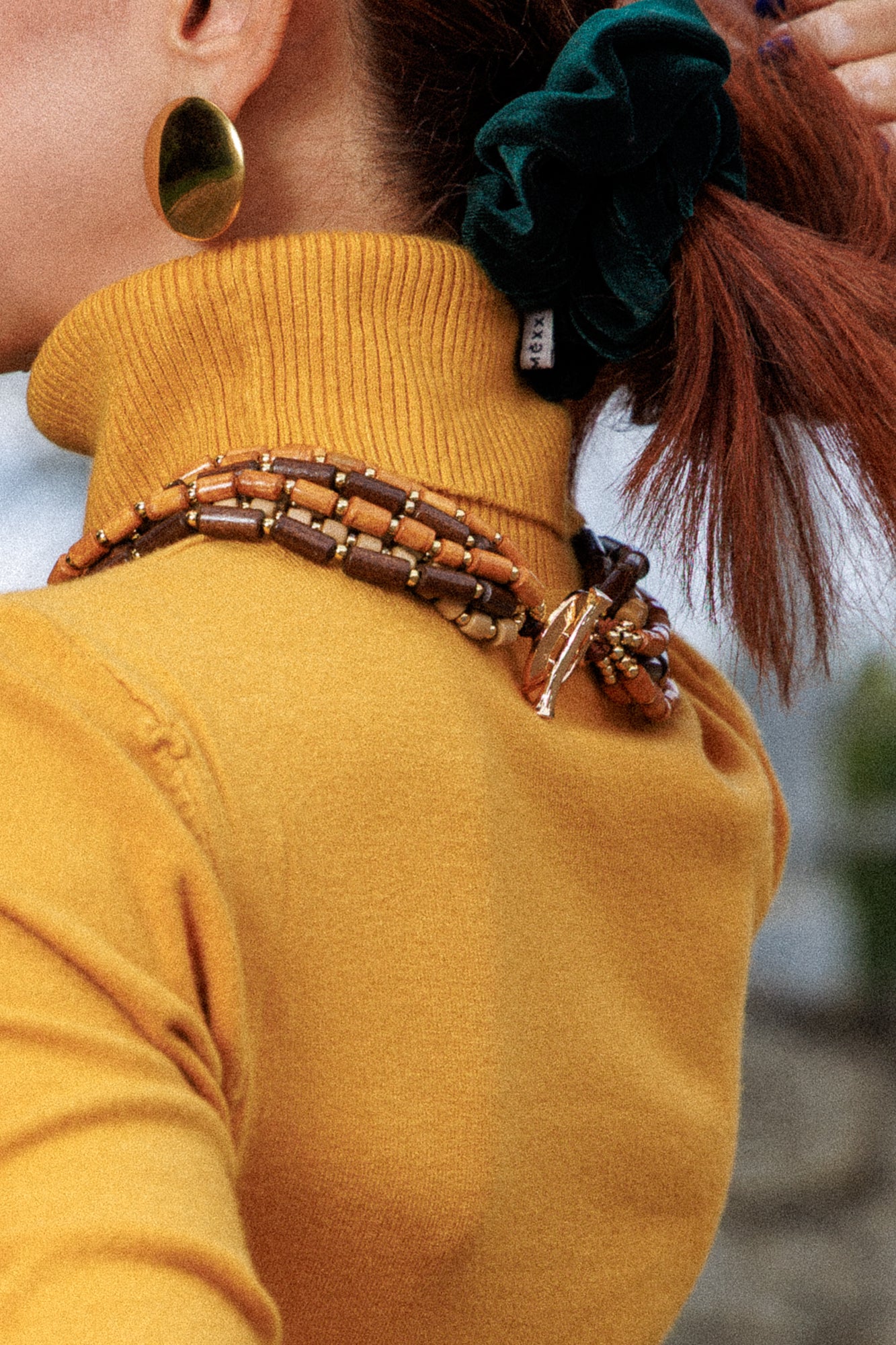 Multilayered wood necklace