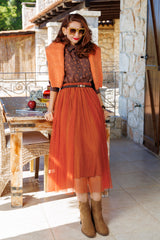 The gorgeous tulle skirt in a wonderful color!