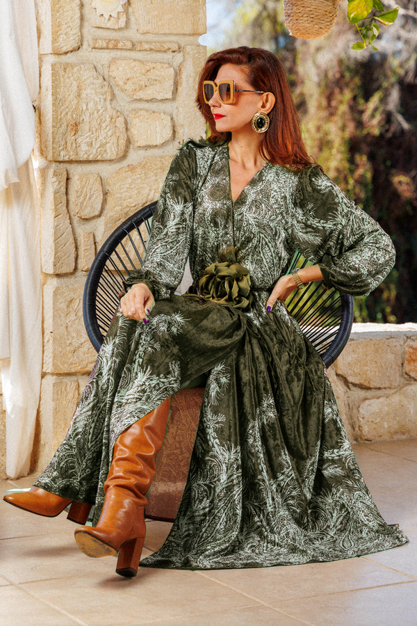 The bohemian dress with a gorgeous belt!