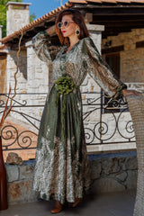 The bohemian dress with a gorgeous belt!