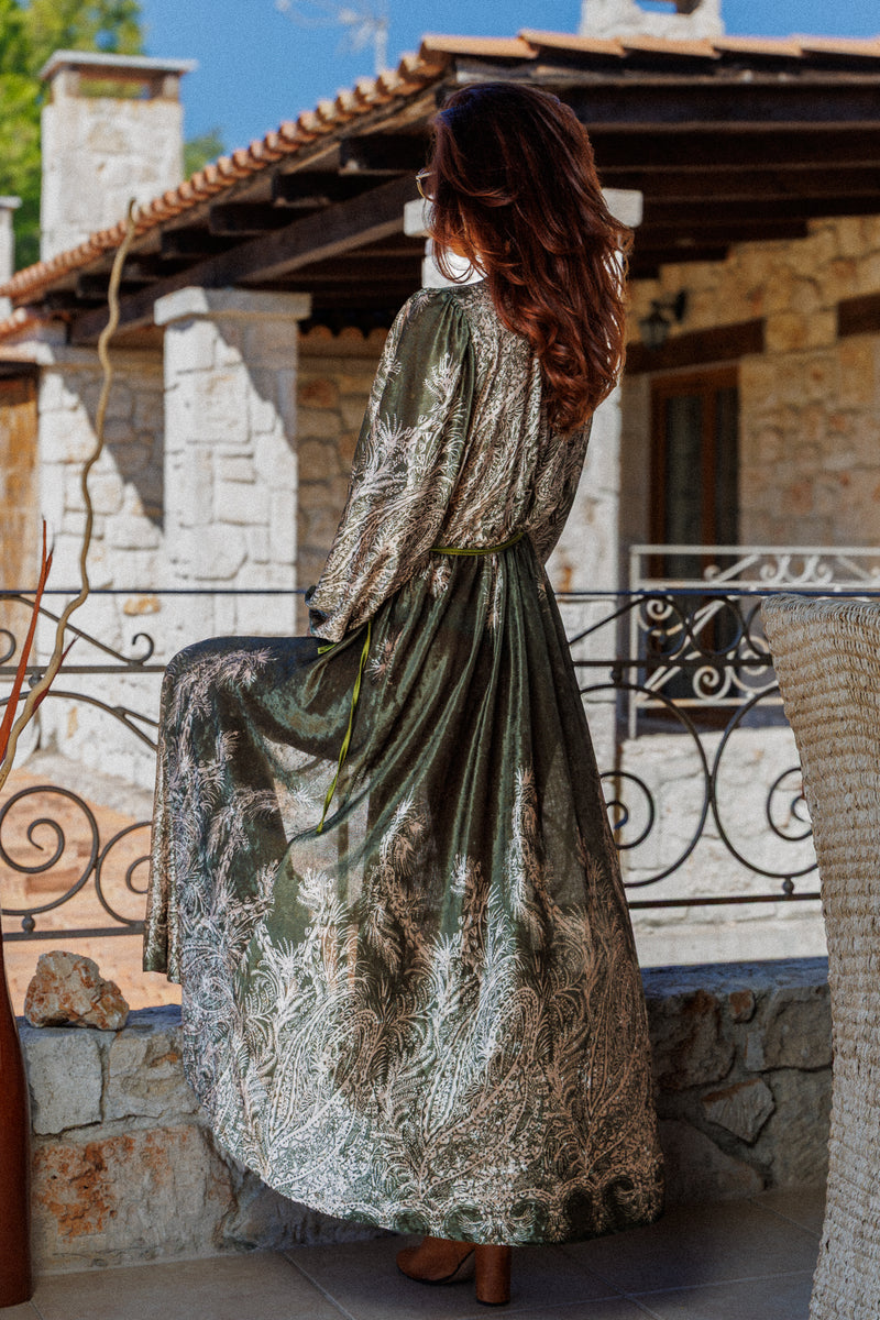 The bohemian dress with a gorgeous belt!