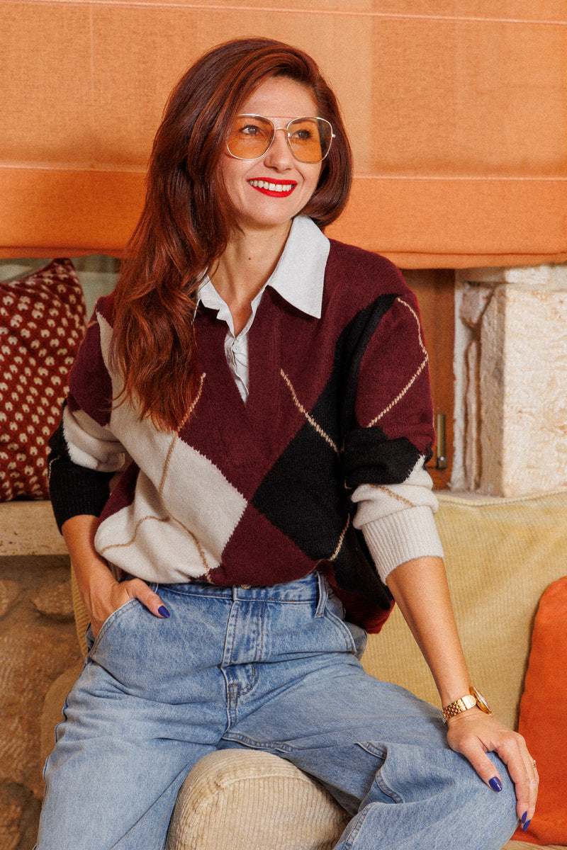 Пуловер с чаровна риза якичка!