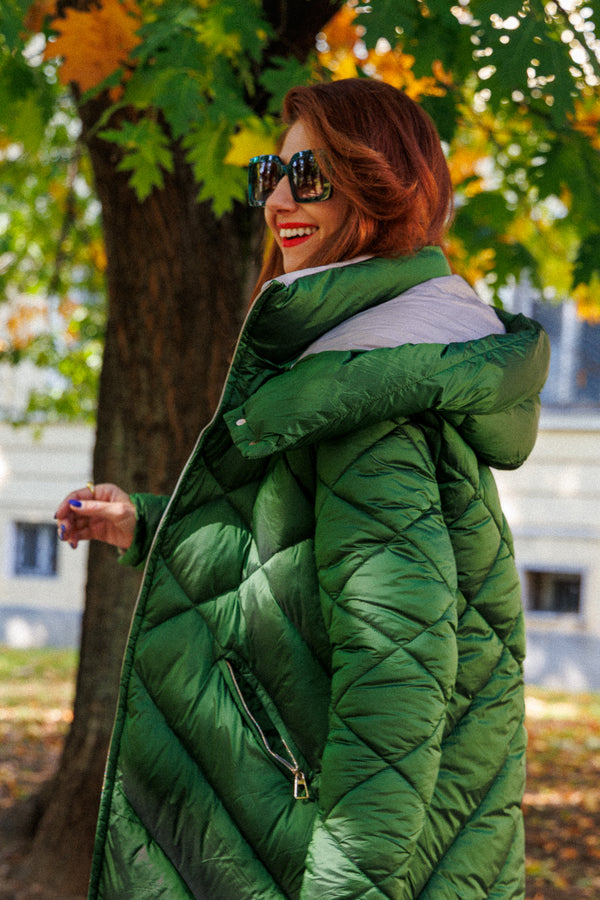 Jachetă de iarnă matlasată, de lungime medie, într-o culoare verde minunată!