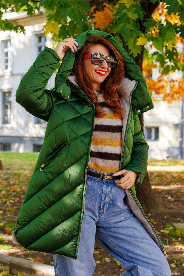 Jachetă de iarnă matlasată, de lungime medie, într-o culoare verde minunată!