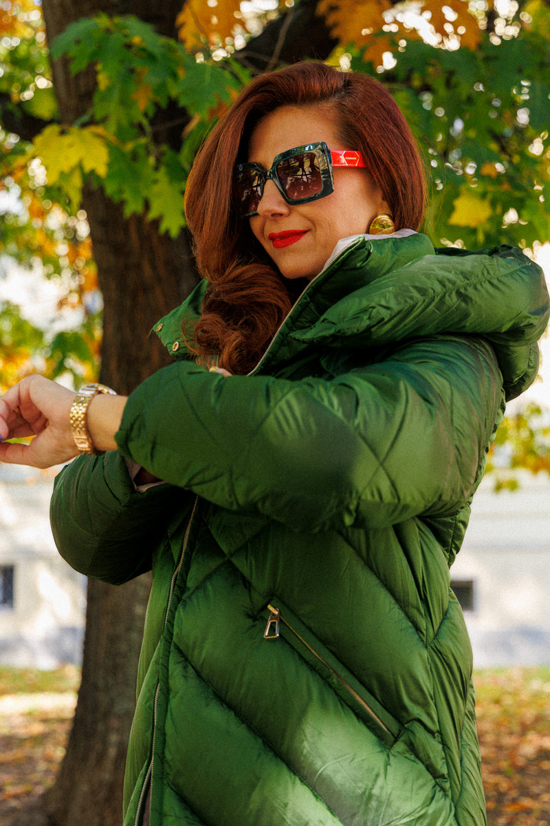 Ватирано зимно яке със средна дължина в чудно зелено!