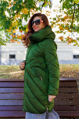 Ватирано зимно яке със средна дължина в чудно зелено!