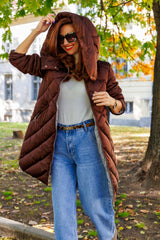 Jachetă de iarnă matlasată, de lungime medie, într-o culoare maro minunată!