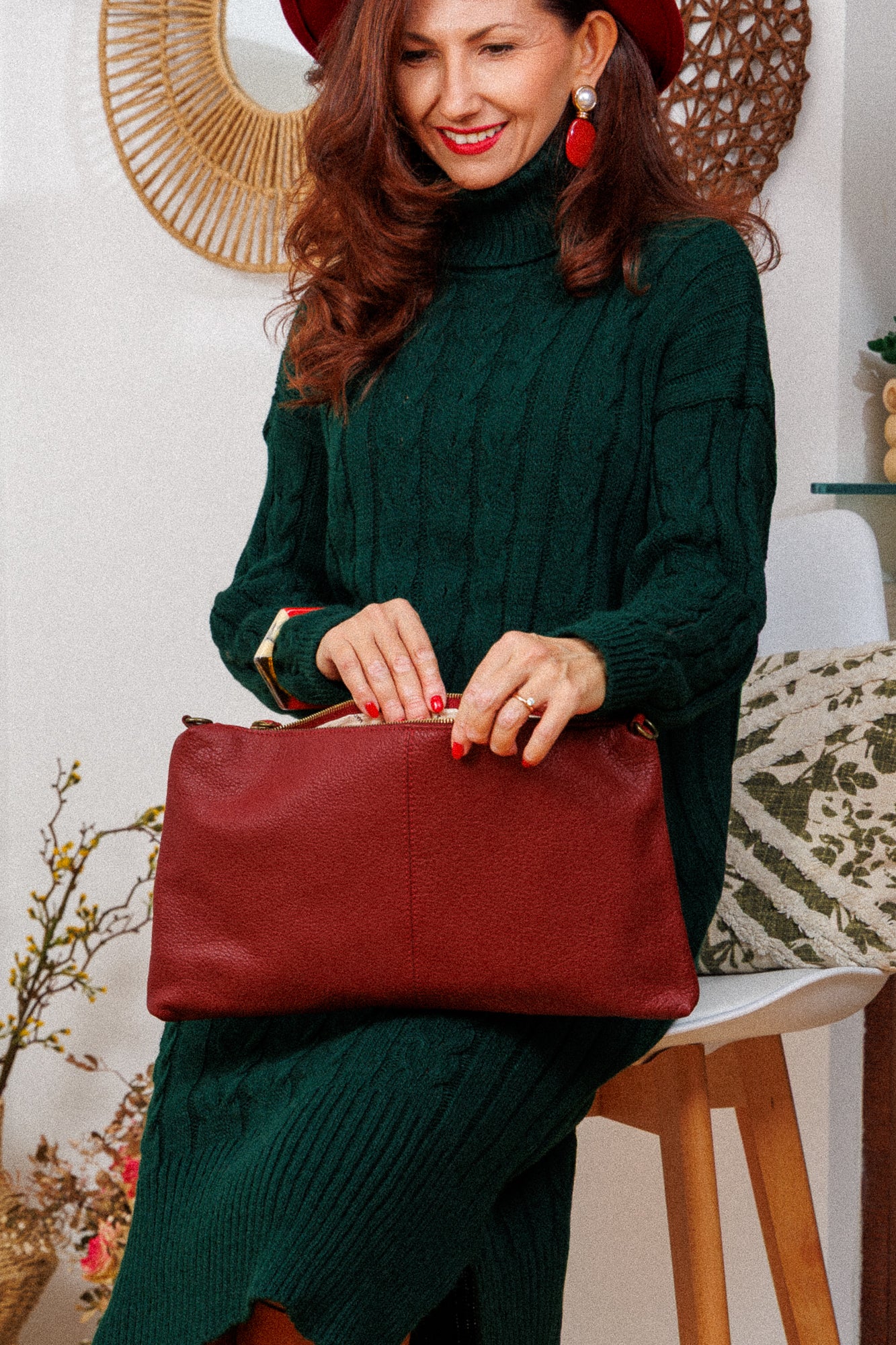 Leather clutch bag in red!