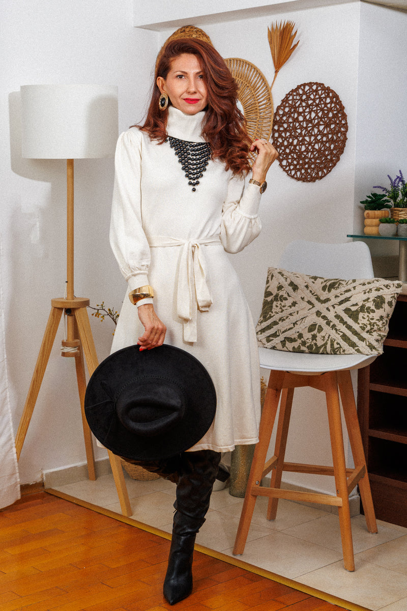 Рокля с поло яка White!