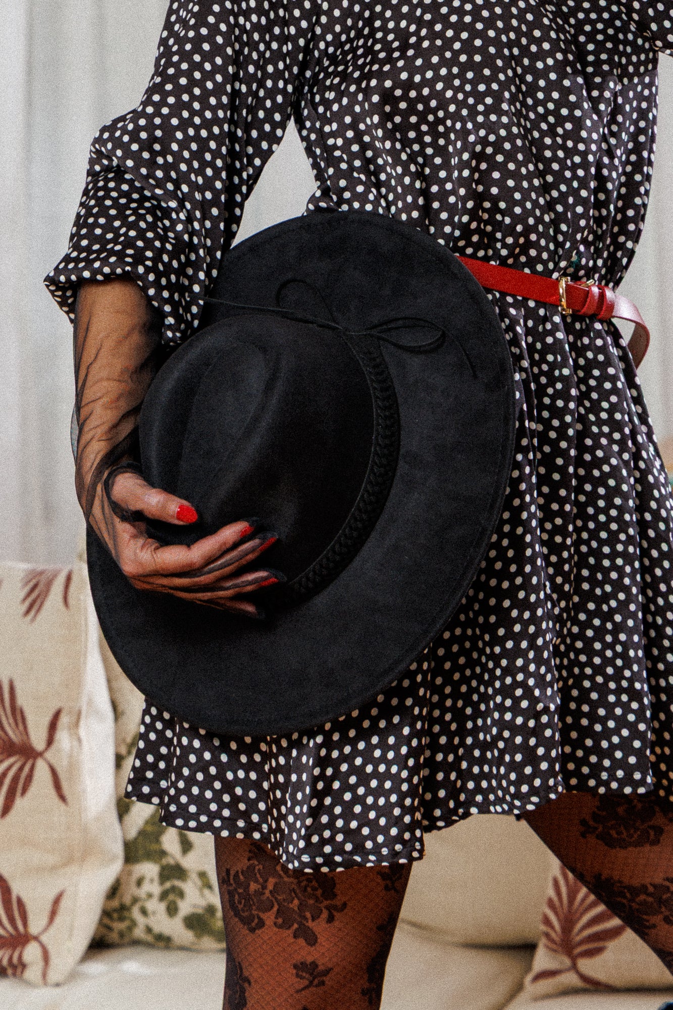 Hat with brim Black!