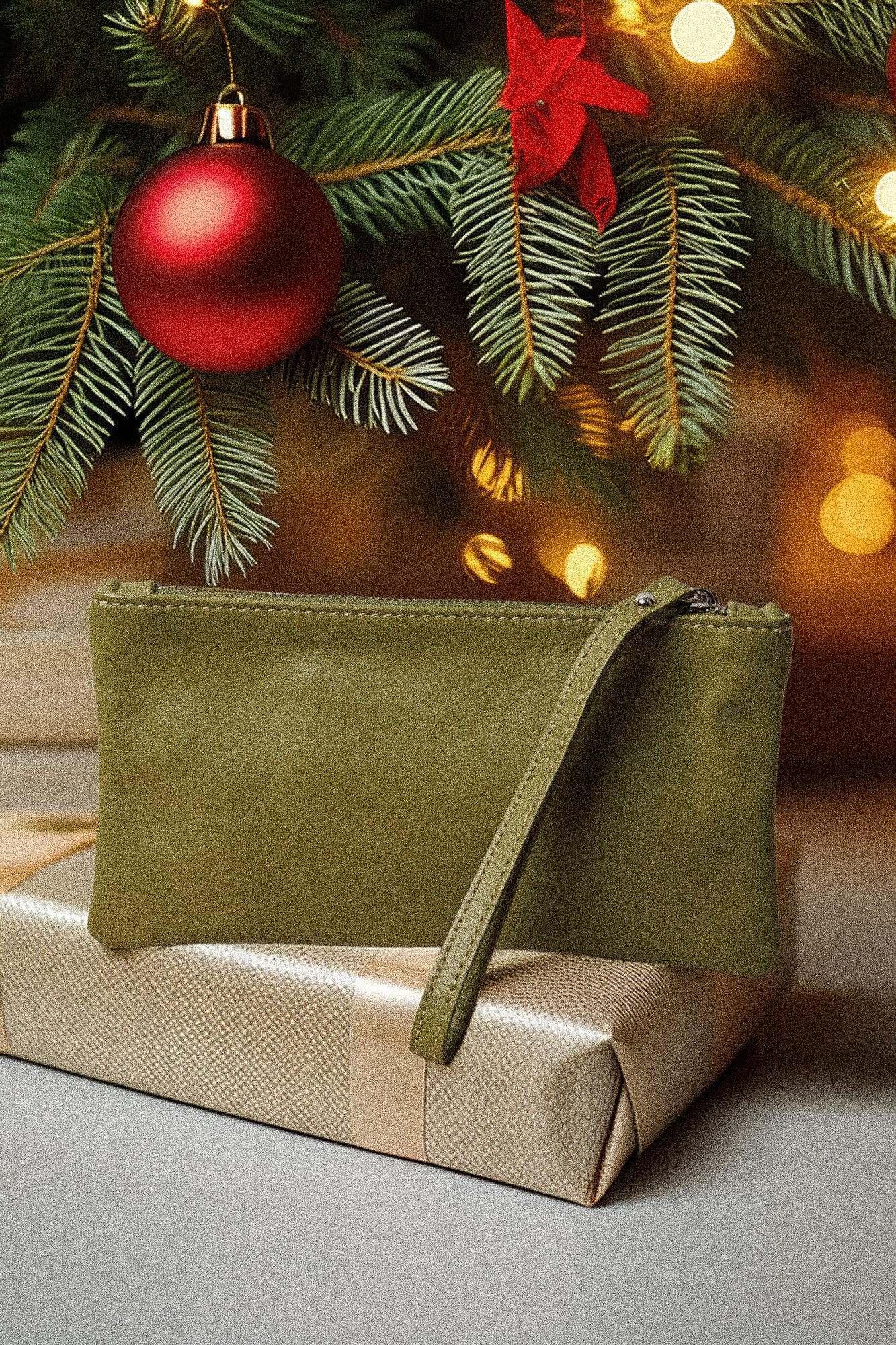 Leather mini clutch/purse/wallet!