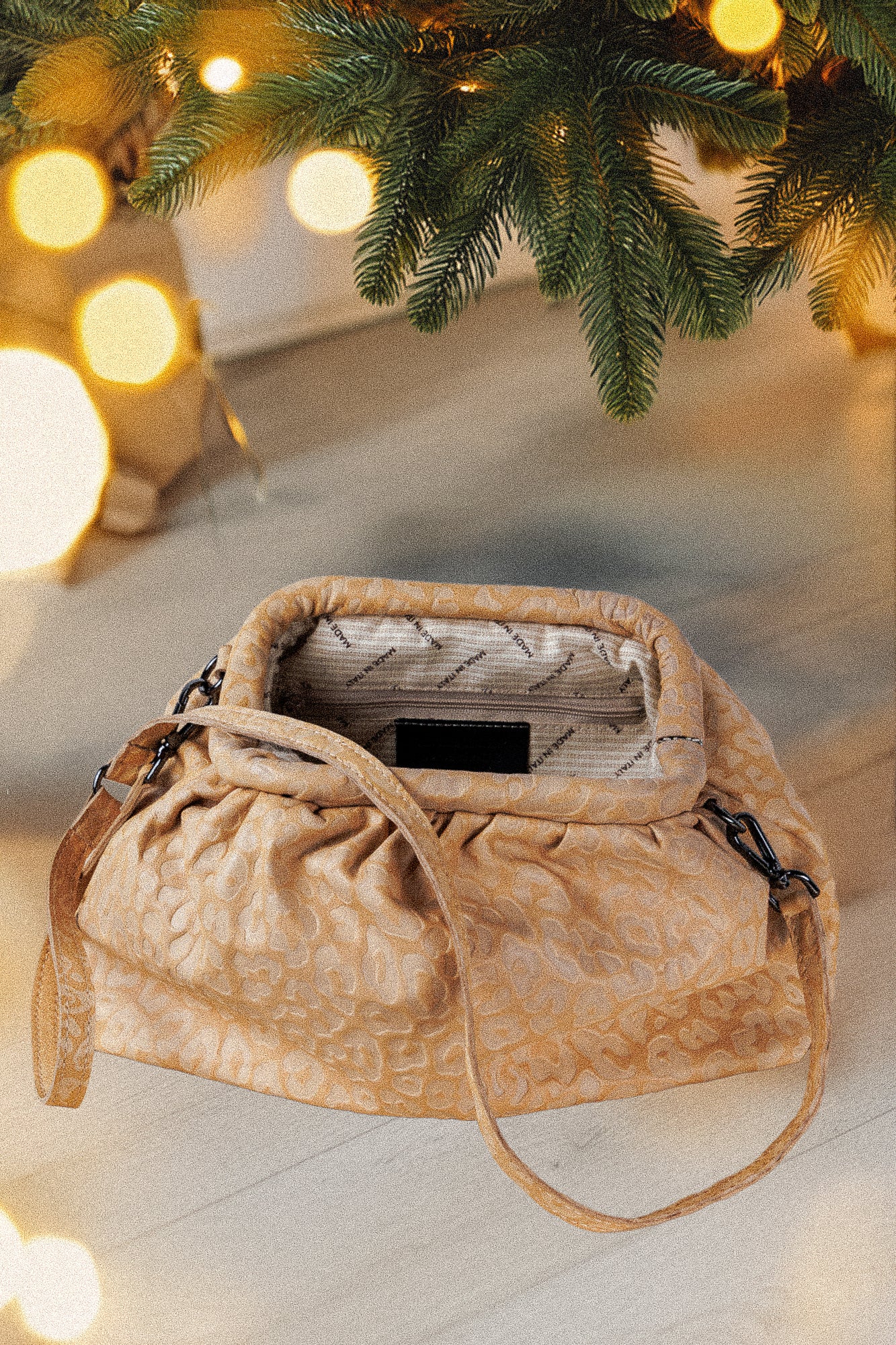 Super Special White Pearl leather clutch bag!