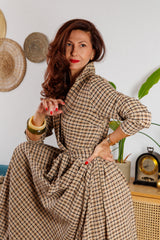 Рокля прегърни ме в прекрасно каре!