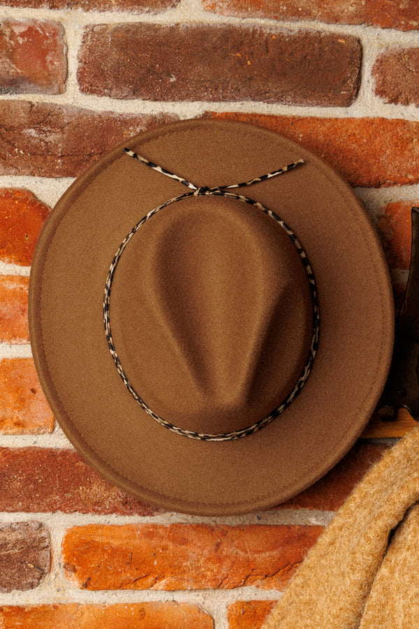 Hat with brim Light Brown!