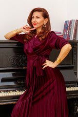 Кадифената рокля с аромат на отлежало вино!