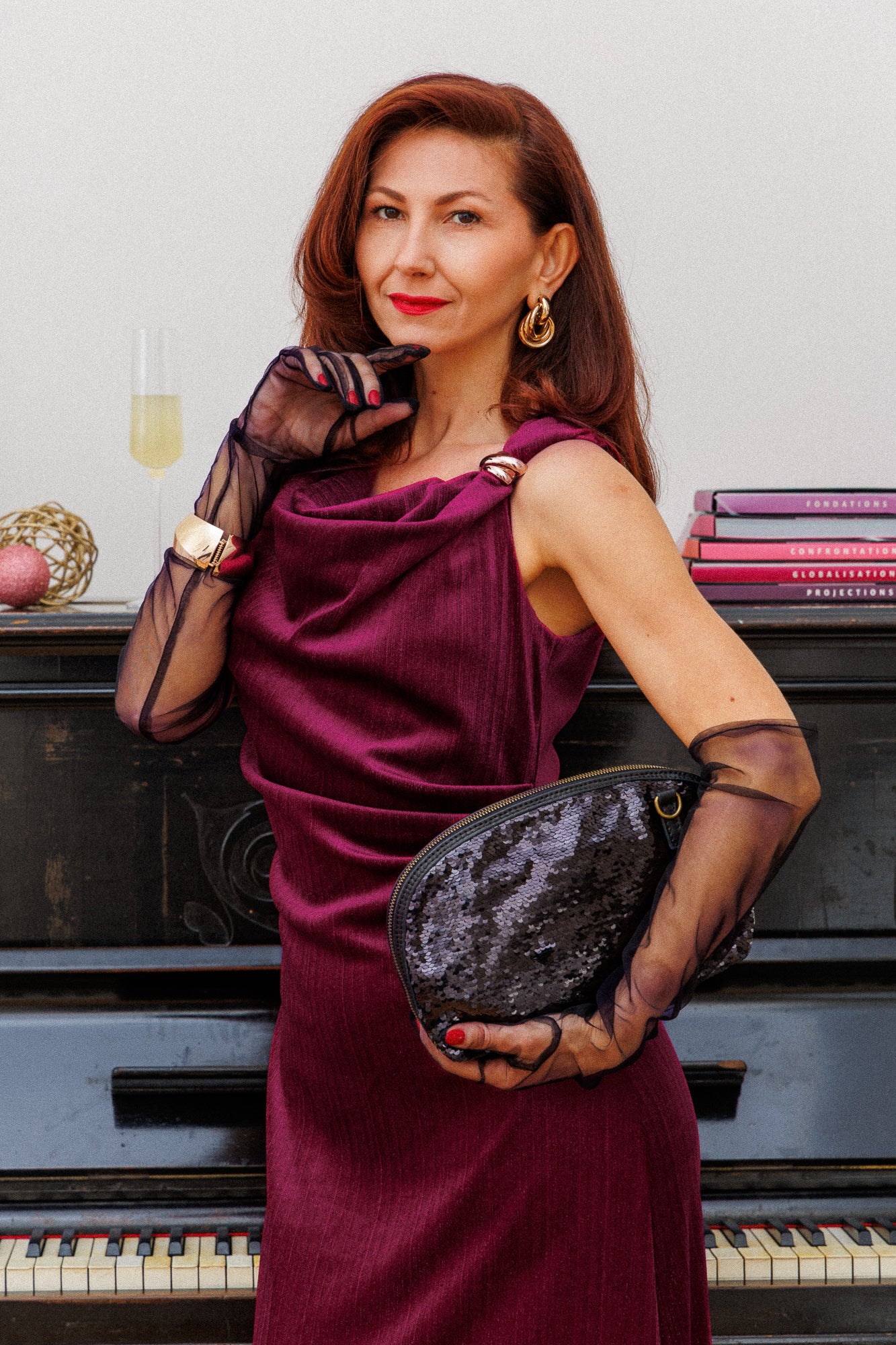 Rochie elegantă de vis din catifea roșie!